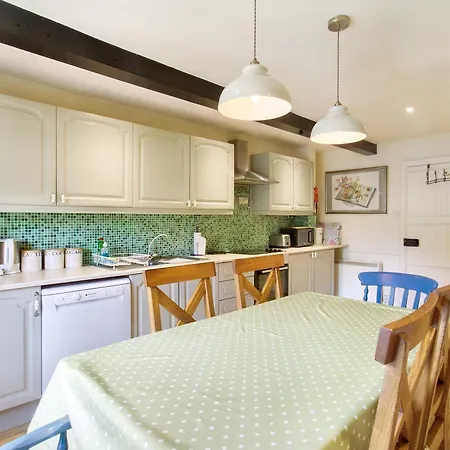 Carriage House - E5119 West Burton