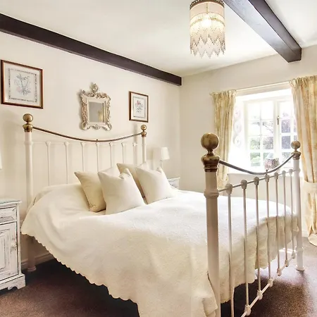 Carriage House - E5119 * West Burton